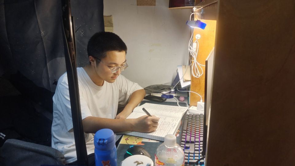 2023-04-09 23:49:59.958000